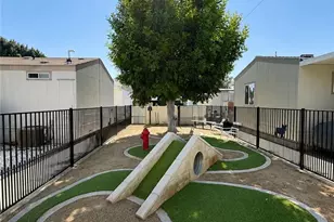 8600 Contreras, Paramount, CA 90723 - Photo 9