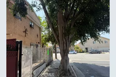 300 E 42nd Place, Los Angeles, CA 90011 - Photo 3