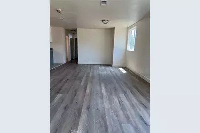 234 -234 1/2 E 81st, Los Angeles, CA 90003 - Photo 3