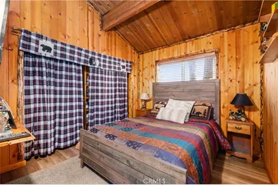 906 W Country Club Boulevard, Big Bear City, CA 92314 - Photo 17