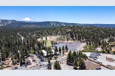 906 W Country Club Boulevard, Big Bear City, CA 92314 - Photo 37