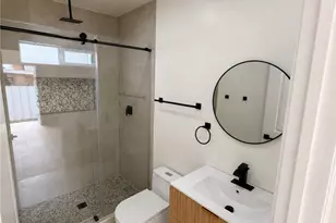 324 E 84th St, Los Angeles, CA 90003 - Photo 13