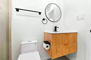 324 E 84th St, Los Angeles, CA 90003 - Photo 13