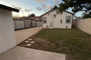 324 E 84th St, Los Angeles, CA 90003 - Photo 23