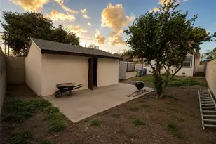 324 E 84th St, Los Angeles, CA 90003 - Photo 21