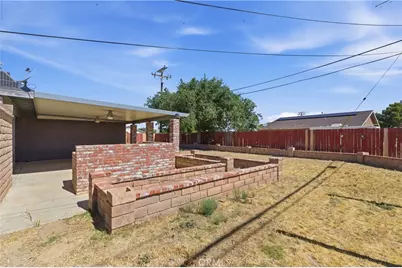 8801 Hickory, California City, CA 93505 - Photo 9