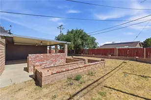 8801 Hickory, California City, CA 93505 - Photo 9