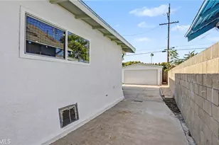 1933 W 43rd Pl, Los Angeles, CA 90062 - Photo 47