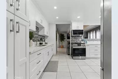 22418 Neptune Avenue, Carson, CA 90745 - Photo 9