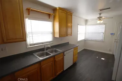758 E 106th Street, Los Angeles, CA 90002 - Photo 13