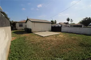 758 E 106th St, Los Angeles, CA 90002 - Photo 37