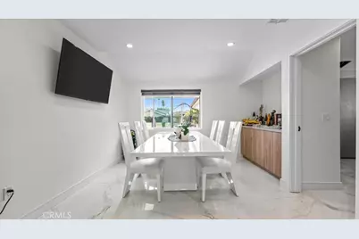 8109 Greenbush Avenue, Panorama City, CA 91402 - Photo 9
