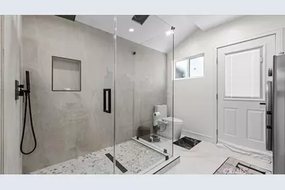 8109 Greenbush Avenue, Panorama City, CA 91402 - Photo 15