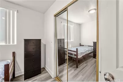 844 W 78th Street, Los Angeles, CA 90044 - Photo 39