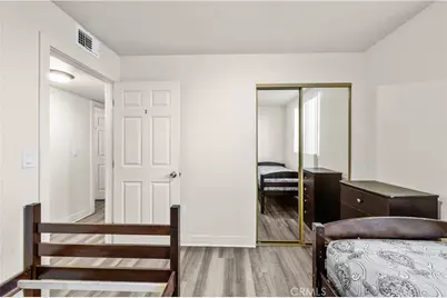844 W 78th Street, Los Angeles, CA 90044 - Photo 37