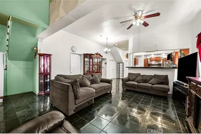 221 E 25th, Los Angeles, CA 90011 - Photo 9