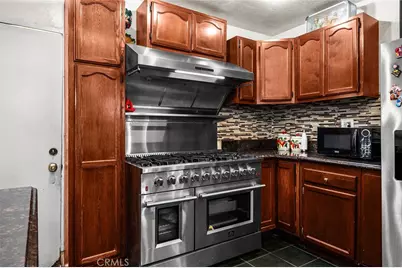221 E 25th, Los Angeles, CA 90011 - Photo 11