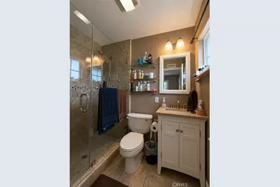 811 E Saint James Avenue, Orange, CA 92865 - Photo 9