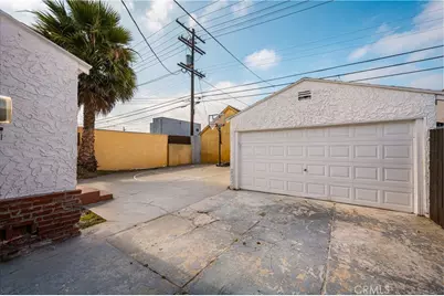 1428 W 89th Street, Los Angeles, CA 90047 - Photo 25