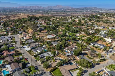 10937 Desert Sand Avenue, Riverside, CA 92505 - Photo 43