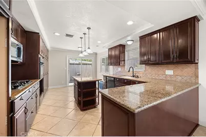 10937 Desert Sand Avenue, Riverside, CA 92505 - Photo 9