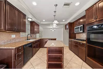 10937 Desert Sand Avenue, Riverside, CA 92505 - Photo 11