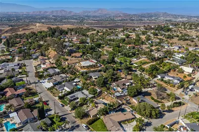 10937 Desert Sand Avenue, Riverside, CA 92505 - Photo 43