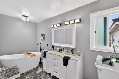 24424 Alexandria, Harbor City, CA 90710 - Photo 17