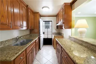 931 - 933 S La Verne Ave, Los Angeles, CA 90022 - Photo 11