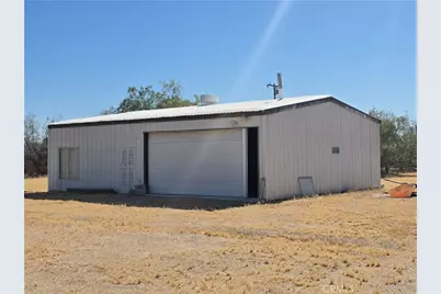 39070 Yucca, Newberry Springs, CA 92398 - Photo 9