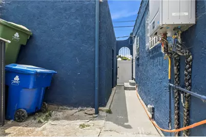 5964 S Halldale, Los Angeles, CA 90047 - Photo 25