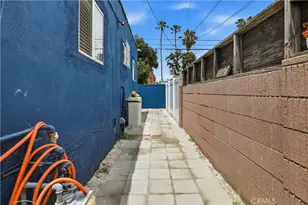5964 S Halldale, Los Angeles, CA 90047 - Photo 9
