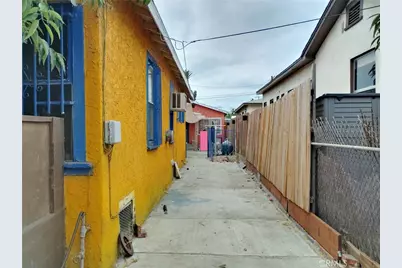 907 N Mott Street, Los Angeles, CA 90033 - Photo 3
