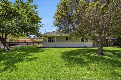194 Monroe Avenue, Pomona, CA 91767 - Photo 5