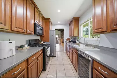 194 Monroe Avenue, Pomona, CA 91767 - Photo 13