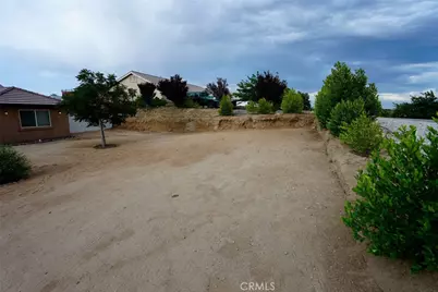 16346 Teton, Victorville, CA 92395 - Photo 7