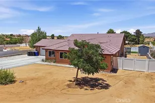 16346 Teton, Victorville, CA 92395 - Photo 3