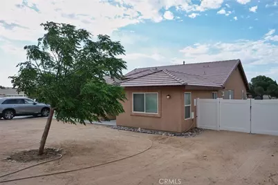 16346 Teton, Victorville, CA 92395 - Photo 5
