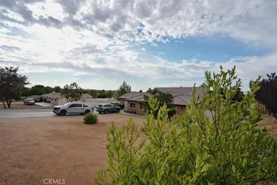 16346 Teton, Victorville, CA 92395 - Photo 9