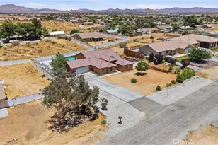 16346 Teton, Victorville, CA 92395 - Photo 69