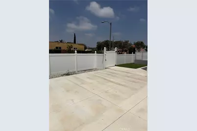 2158 W 77th, Los Angeles, CA 90047 - Photo 3