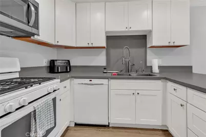 1086 Cabrillo Park Dr #D, Santa Ana, CA 92701 - Photo 3