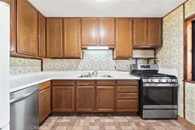 323 E 185th Street, Carson, CA 90746 - Photo 9