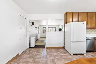 323 E 185th Street, Carson, CA 90746 - Photo 9