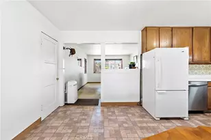 323 E 185th St, Carson, CA 90746 - Photo 11