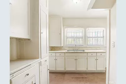 924 W 76th, Los Angeles, CA 90044 - Photo 11