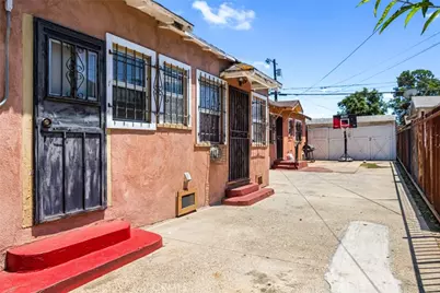 924 W 76th, Los Angeles, CA 90044 - Photo 3