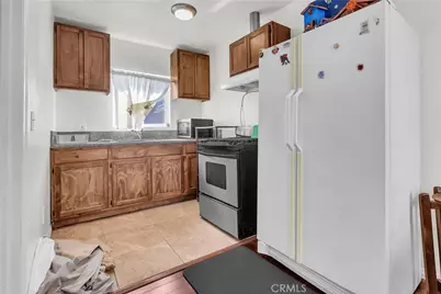 908 W 57th St, Los Angeles, CA 90037 - Photo 23