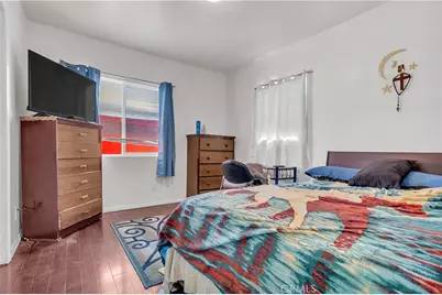908 W 57th St, Los Angeles, CA 90037 - Photo 25