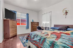 908 W 57th St, Los Angeles, CA 90037 - Photo 25